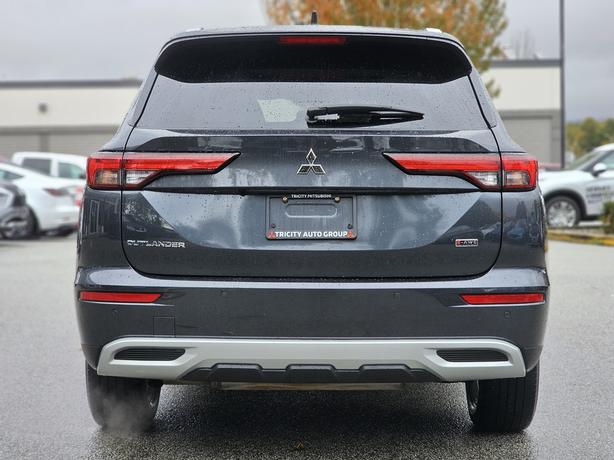 2024 Mitsubishi Outlander LE - One Owner, Navigation, Heated Steering Wheel image 6