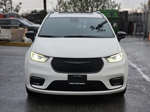 2024 Chrysler Pacifica Touring-L - S Appearance, Sunroof, Leather image 2