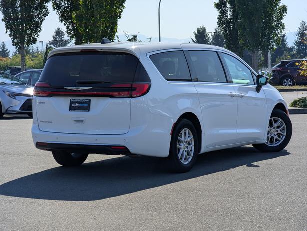 2024 Chrysler Pacifica Touring - No Accidents, Power Doors, Rear A/C image 6
