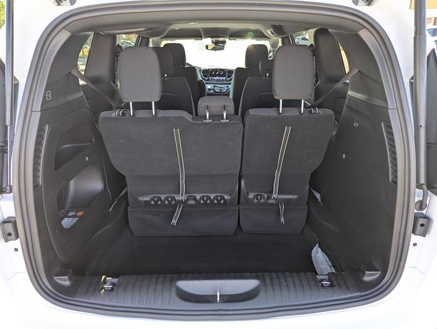 2024 Chrysler Pacifica Touring - No Accidents, Power Doors, Rear A/C image 8