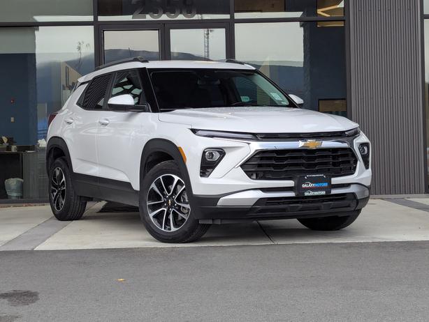 2025 Chevrolet TrailBlazer LT - No Accidents, AWD, Heated Seats image 4