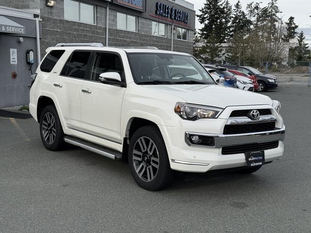 2018 Toyota 4Runner SR5 4WD- One Owner, Bc Local & Low Kilometers image 4