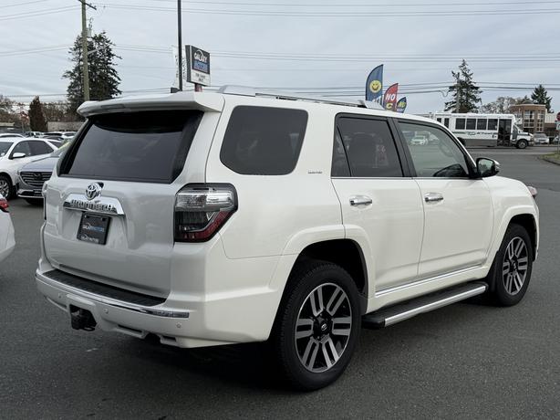 2018 Toyota 4Runner SR5 4WD- One Owner, Bc Local & Low Kilometers image 6