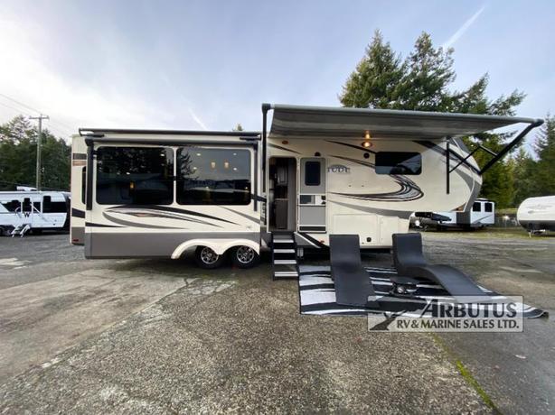 Used 2020 Grand Design Solitude 310GK image 2