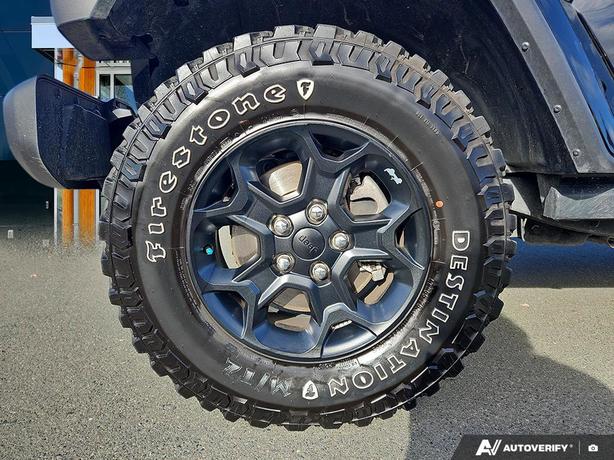 2023 Jeep Gladiator Willys 4x4 | Low KM | Premium Audio System! image 6