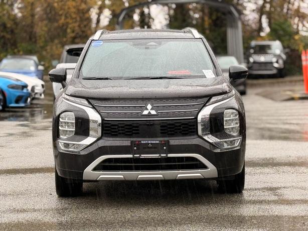 2023 Mitsubishi Outlander PHEV GT Premium - Massage Seats, Navigation, Sunroof image 3