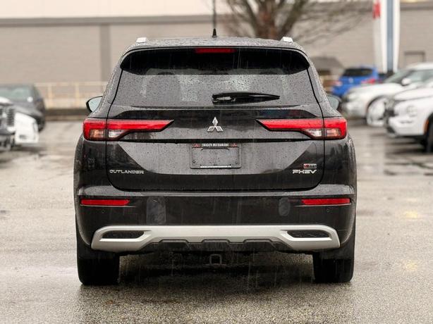 2023 Mitsubishi Outlander PHEV GT Premium - Massage Seats, Navigation, Sunroof image 7