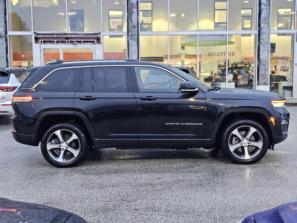 2023 Jeep Grand Cherokee 4xe - No Accidents, One Owner, Ventilated Seats image 4