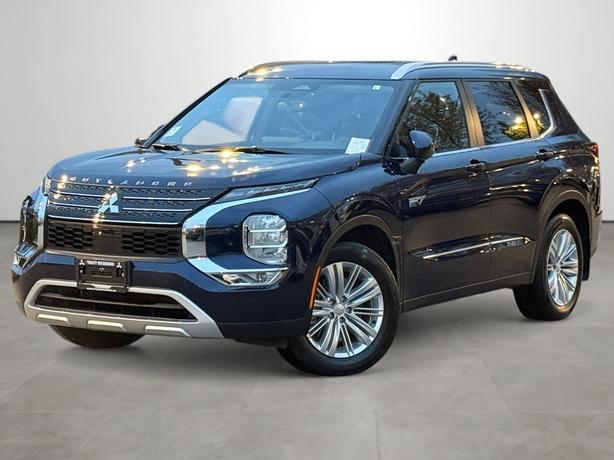 2025 Mitsubishi Outlander PHEV LE - One Owner, Navigation, Heated Steering Wheel image 1