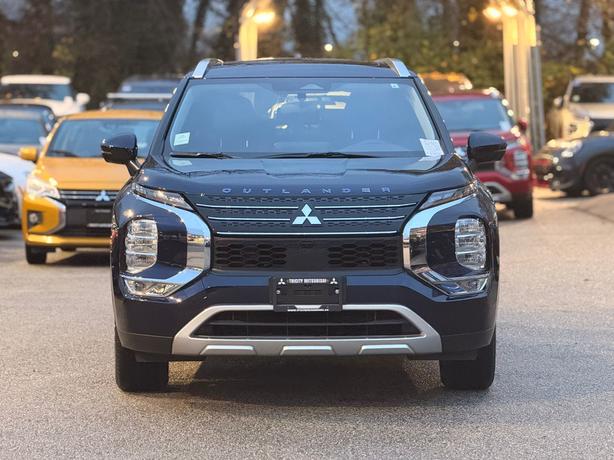 2025 Mitsubishi Outlander PHEV LE - One Owner, Navigation, Heated Steering Wheel image 3