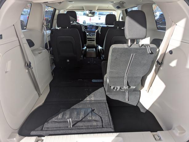 2024 Chrysler Grand Caravan SXT - No Accidents, Power Doors/Gate, Navigation image 8