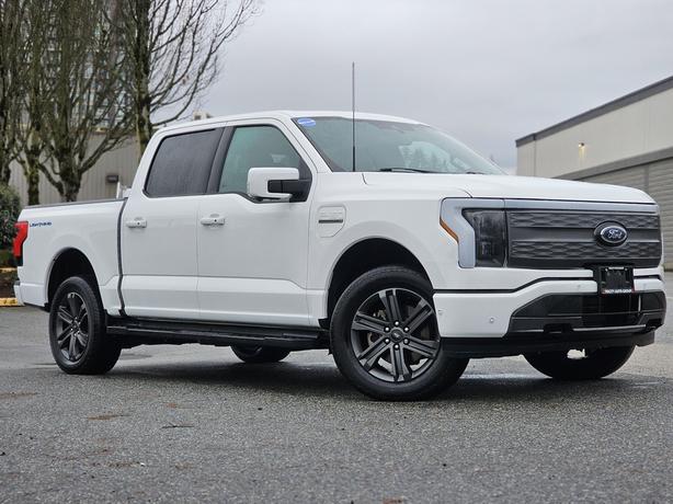 2022 Ford F-150 Lightning Lariat - Extended Range, Panoramic Sunroof image 3