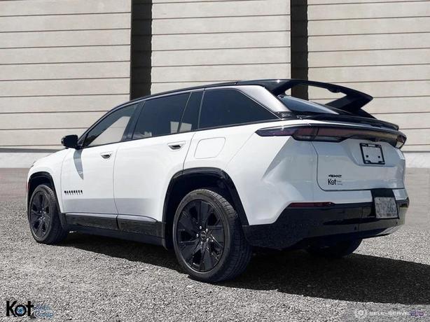 2024 Jeep Wagoneer S Launch Edition demo image 4