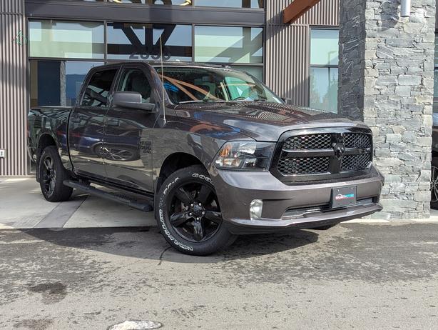 2023 Ram 1500 Classic Express - 3.6L V6, Crew Cab, Short Bed, 4x4 image 4