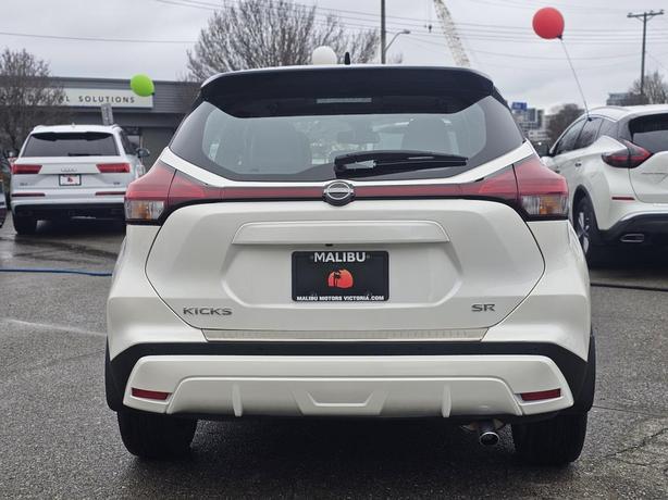 2024 Nissan Kicks SR FWD image 3