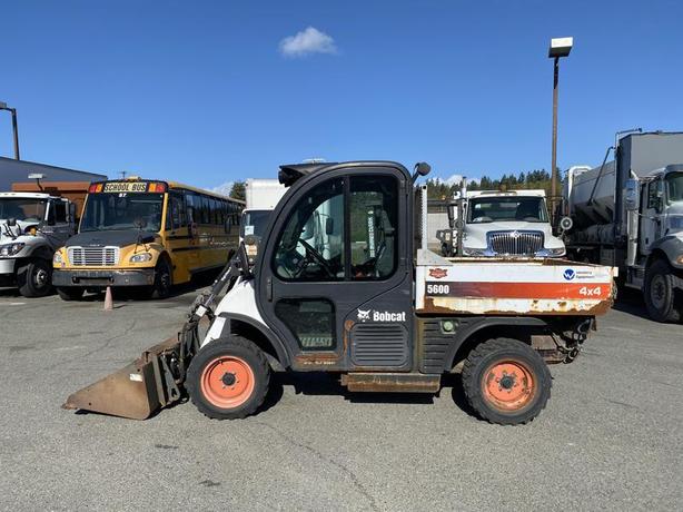 2015 Bobcat 5600 4x4 front end loader Diesel image 2