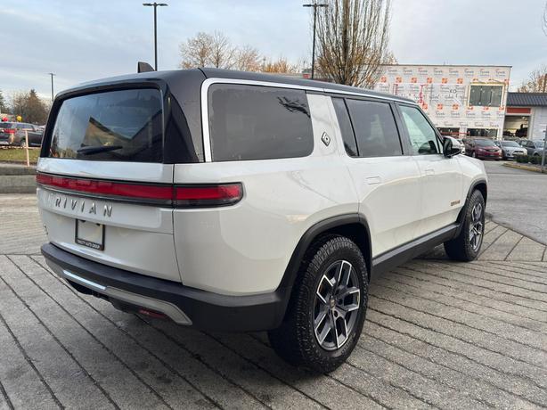 2023 Rivian R1S Launch Edition - Navi, 360 Cameras, New tires! image 7