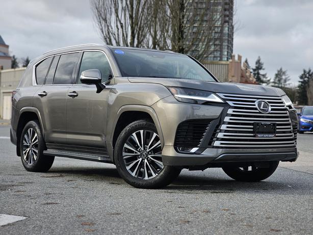 2022 Lexus LX 600 Premium - No Accidents image 3