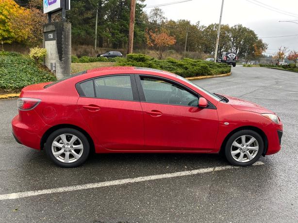 2010 Mazda  Mazda3 i Sport image 4