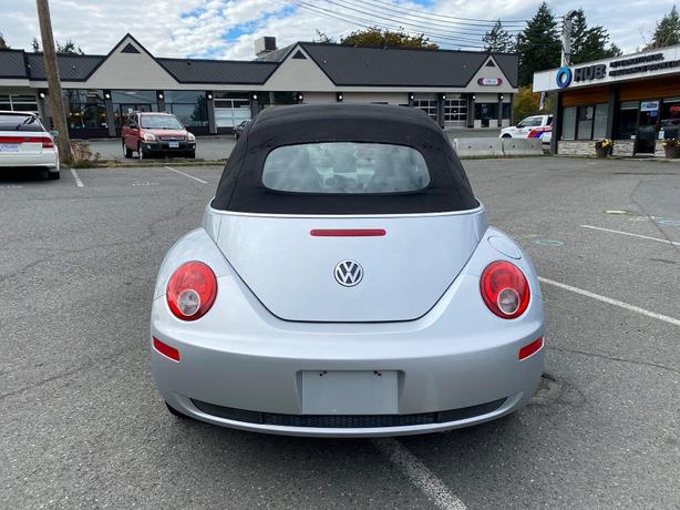 2007 Volkswagen  New Beetle Convertible image 6
