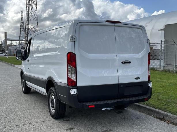 2018 Ford Transit 250 Van Low Roof Cargo Van  130-inch WheelBase image 8