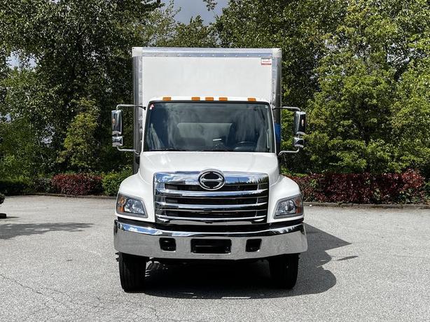 2020 Hino 338 24 Foot 5 Ton Cube Van with Maxon Power Tailgate With Hydraulic Br image 3