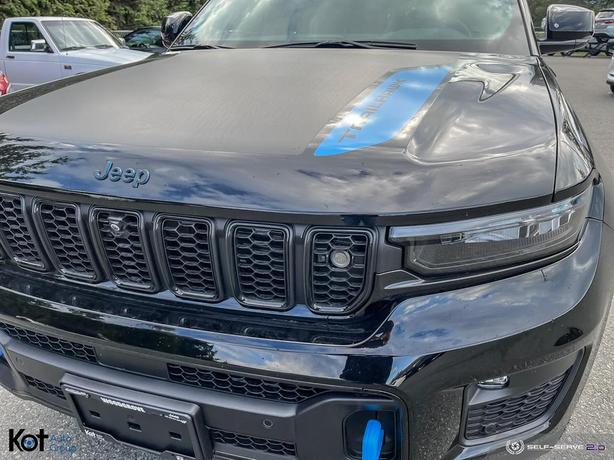 2023 Jeep Grand Cherokee 4xe Trailhawk demo image 8