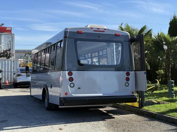 2019 Chevrolet Express 4500 21-Passenger Bus with Wheelchair Lift image 8