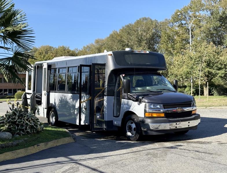 2019 Chevrolet Express 4500 21-Passenger Bus with Wheelchair Lift display photo