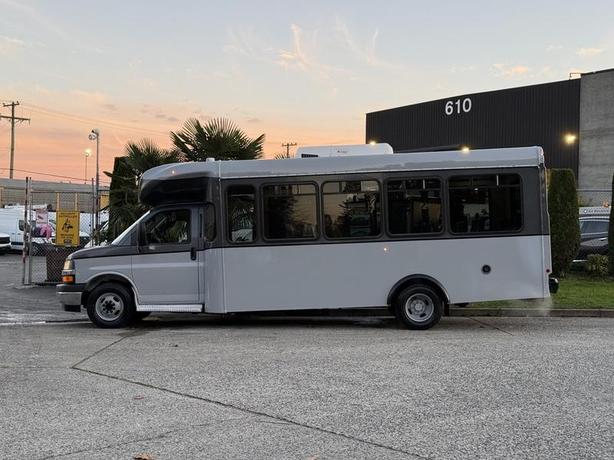 2019 Chevrolet Express 4500 22-Passenger Wheelchair Accessible Bus image 5