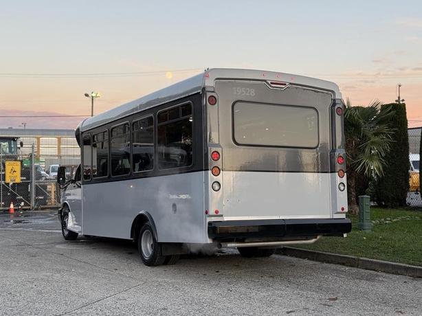 2019 Chevrolet Express 4500 22-Passenger Wheelchair Accessible Bus image 7