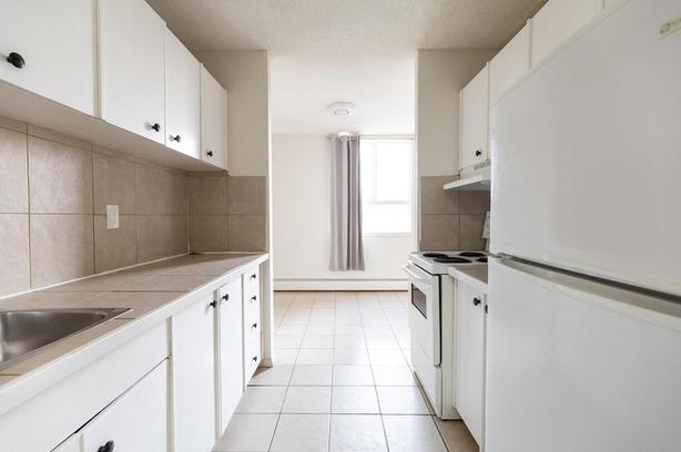 1 Bedroom Mainstreet Beltline Apartments image 6