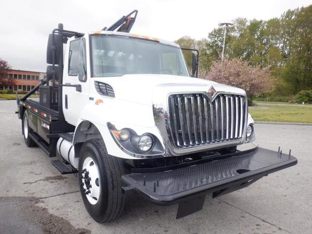 2013 International 7300 Flat Deck 3 Seater Air Brakes Diesel image 4