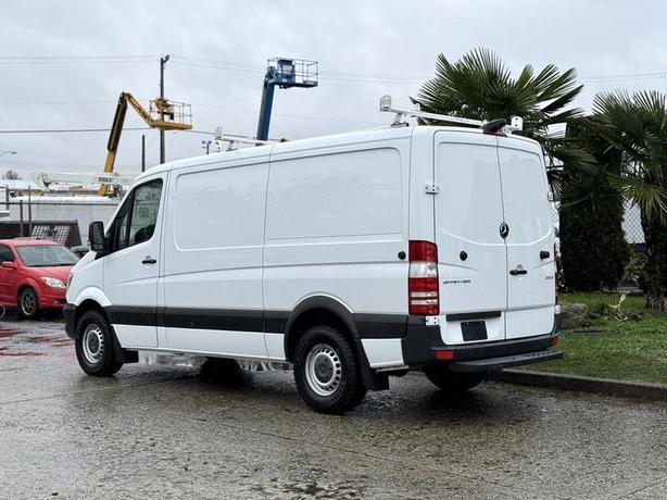 2017 Mercedes-Benz Sprinter 2500 Low Roof Cargo Van with Rear Work Shelves image 7