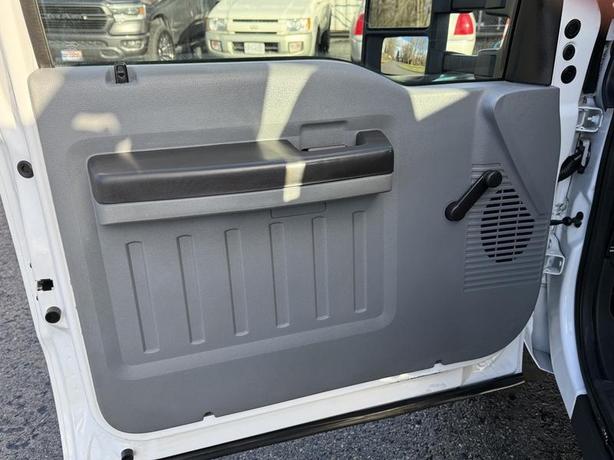 2012 Ford F-350 XL 4x4 Super Duty Service Truck image 5