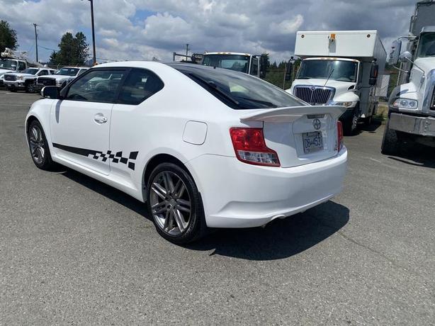 2013 Scion TC Sports Coupe 6-Spd AT image 3