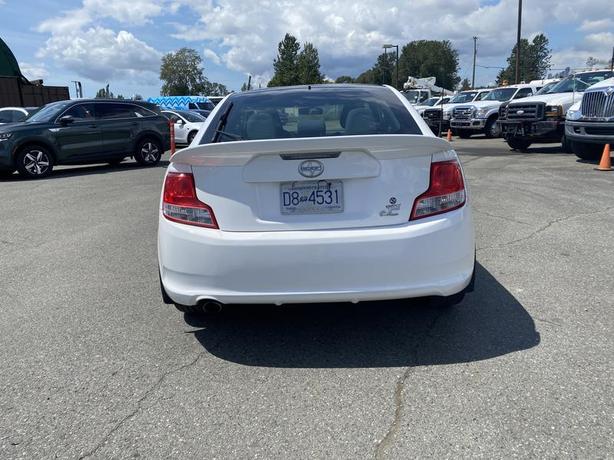 2013 Scion TC Sports Coupe 6-Spd AT image 4