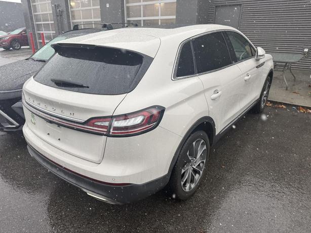 2023 Lincoln Nautilus Reserve WIRELESS CHARGING! LEATHER! SUNROOF! BLINDSPOT! image 3