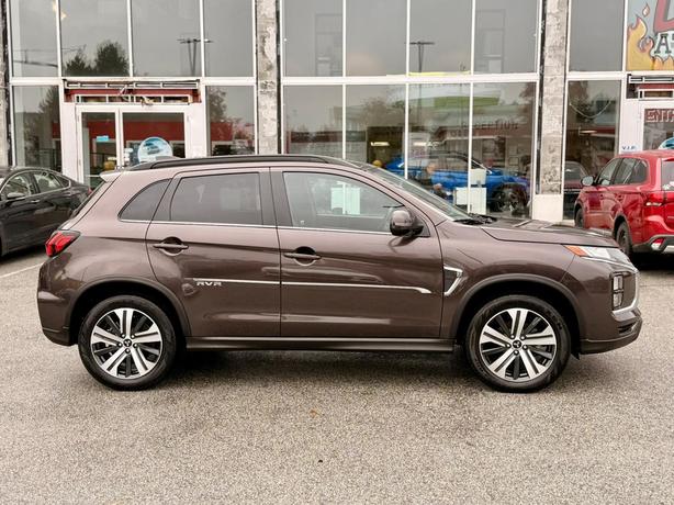 2023 Mitsubishi RVR GT - No Accidents, 1 Owner, Leather, Moonroof image 4