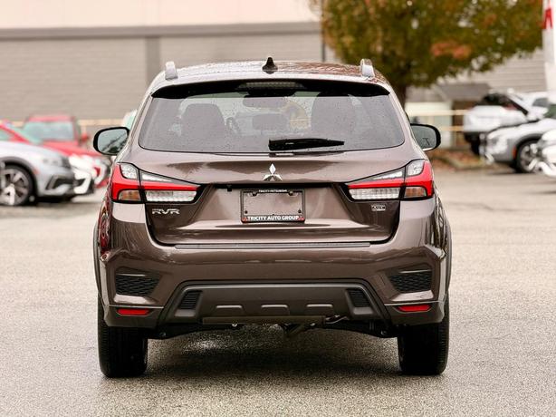 2023 Mitsubishi RVR GT - No Accidents, 1 Owner, Leather, Moonroof image 6