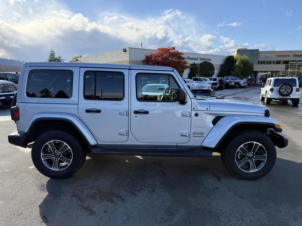 2023 Jeep Wrangler Sahara image 6