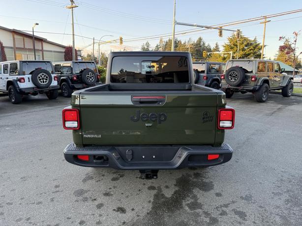 2022 Jeep Gladiator Willys image 4