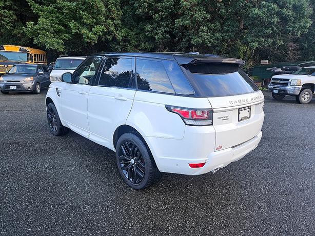 2016 Land Rover  Range Rover Sport V6 Diesel HSE image 3