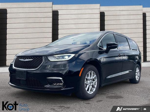 2024 Chrysler Pacifica Touring image 1