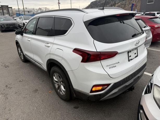 2019 Hyundai Santa Fe Essential LOW KMS! ONE OWNER! BACKUP CAMERA! BLUETOOTH! image 3