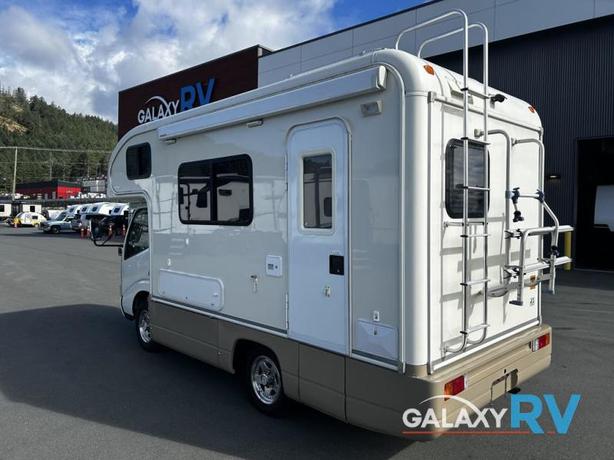 Used 2005 TOYOTA CAMROAD image 4