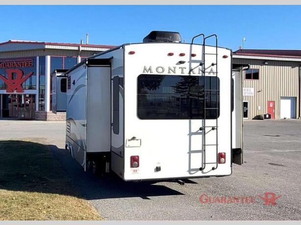 Used 2019 Keystone RV Montana 3120RL image 7