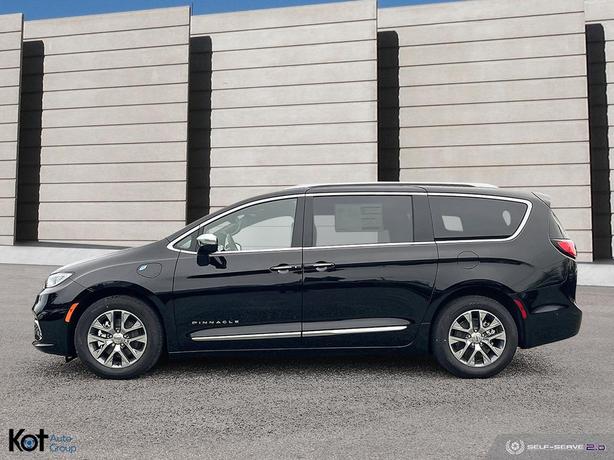 2024 Chrysler Pacifica Hybrid Pinnacle image 3