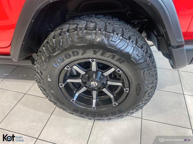 2024 Jeep Wrangler 4xe Rubicon demo image 6