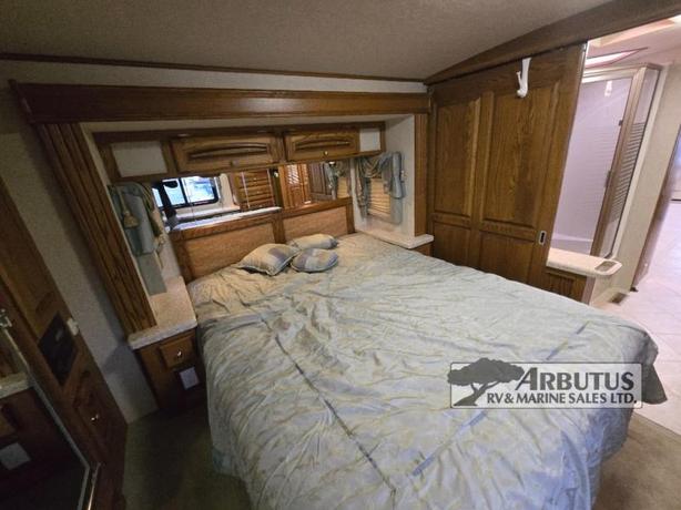 Used 2003 Triple E Empress A3902FB image 8